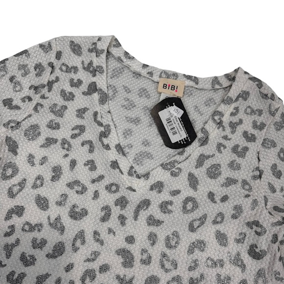 BIB! Tops - BIBI Waffle Knit Top Womens Small Silver Glitter Leopard Print V-Neck New W/Tags